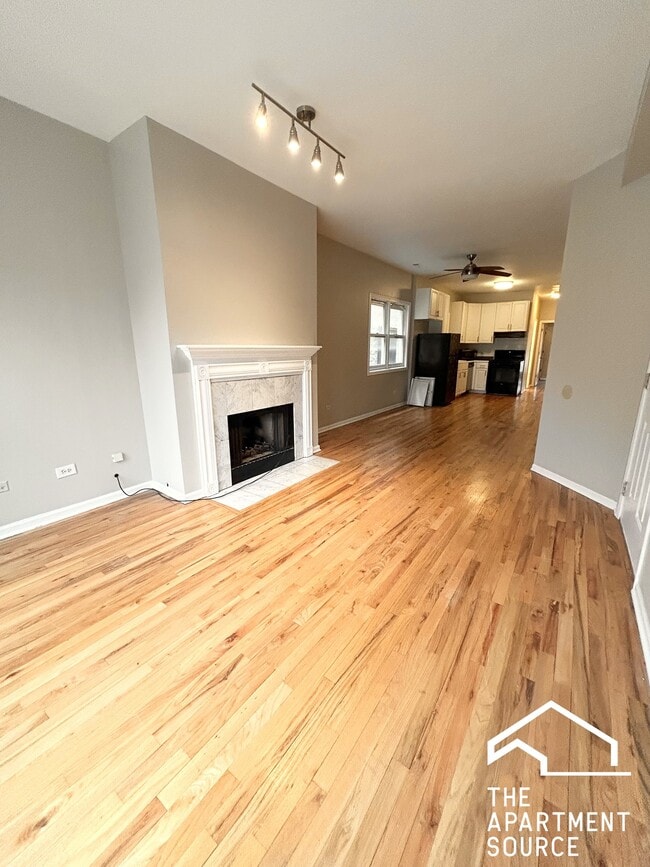 Photo - 842 N Wood St Unit 2