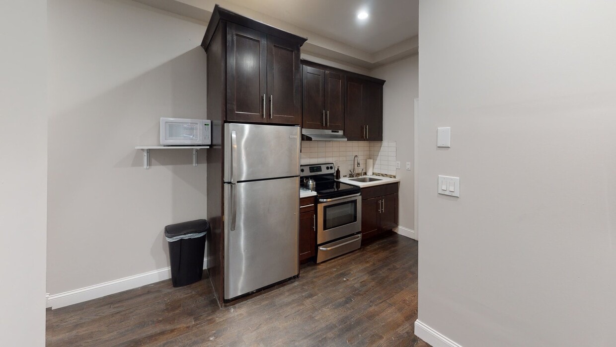 Photo - Private bedroom in 4 bed/2 bath Home