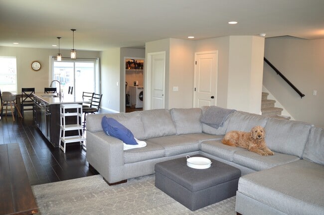 Photo - 848 Hawthorn Dr