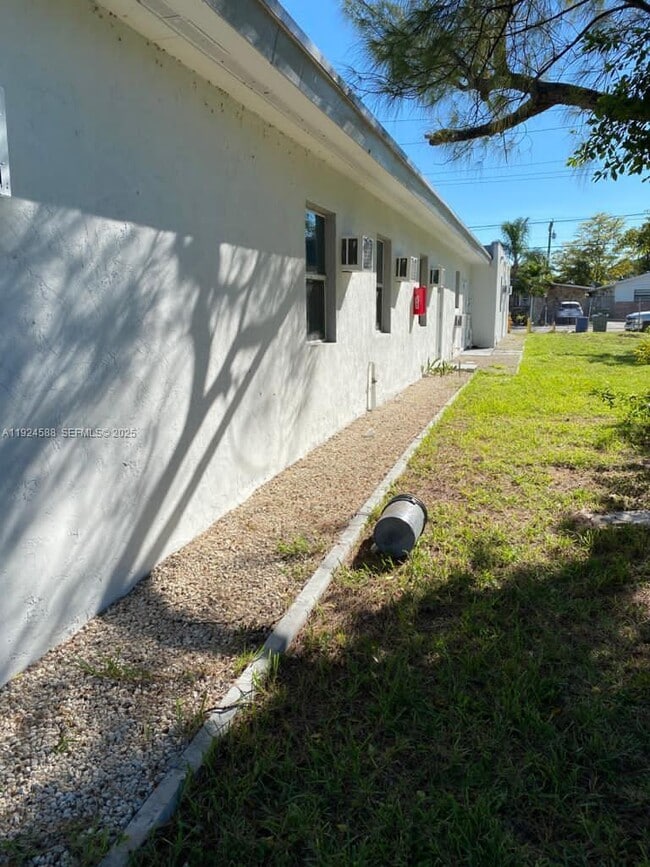 Photo - 4023 SW 19th St Unit A