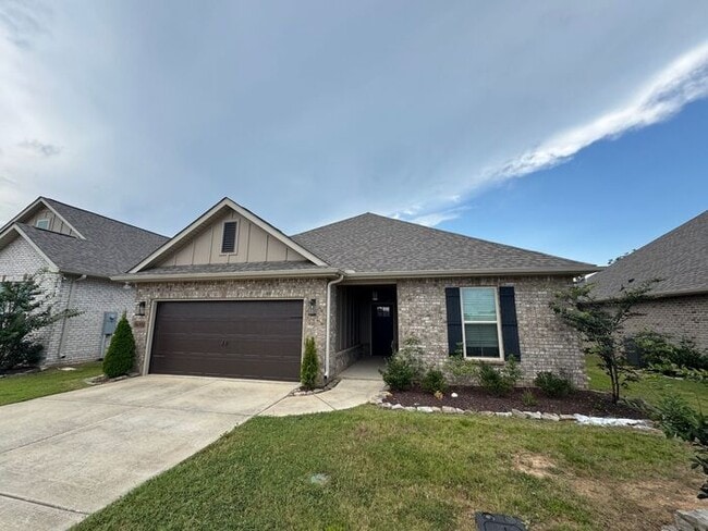 Building Photo - Look and lease in Athens WITH A FENCED YARD Rental