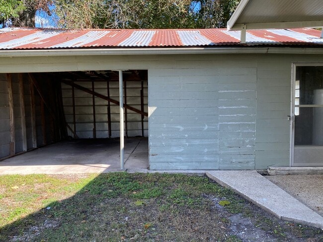 Photo - 115 Woodrow St