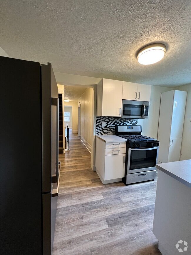 Building Photo - 1408 Fernleaf St Unit Floor 2 Rental