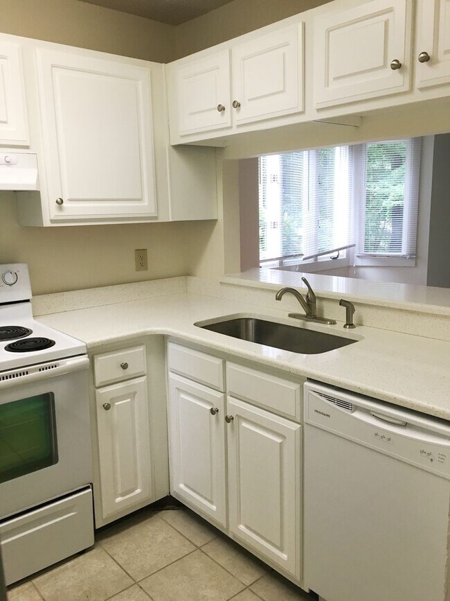 Photo - Updated, polished 2br END UNIT in Mill Cre...