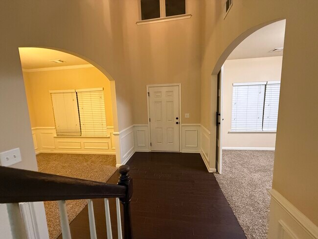 Photo - 2056 Tweed Dr