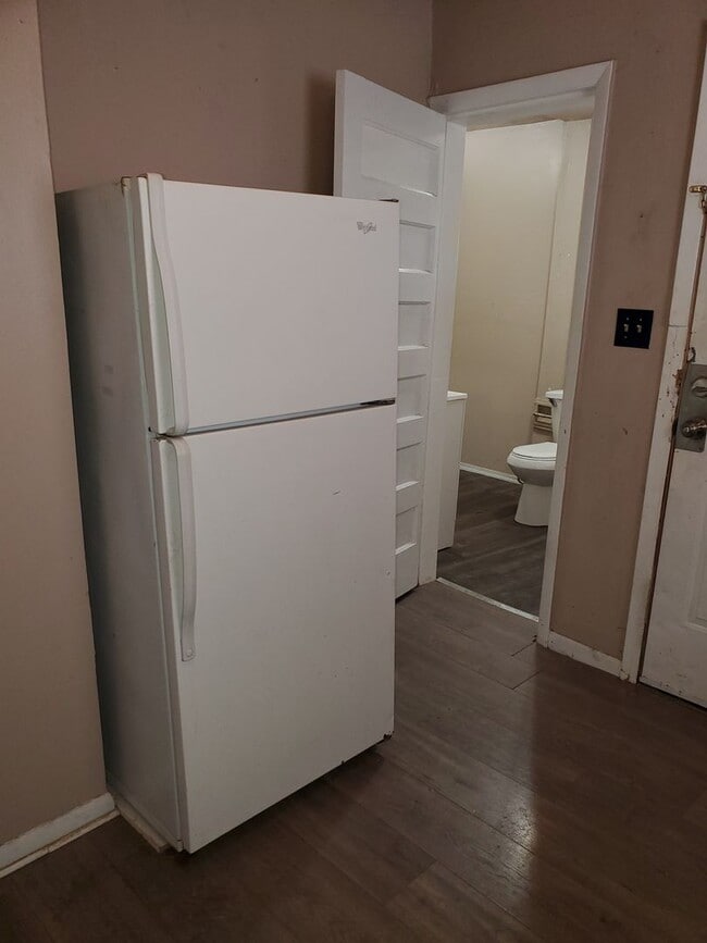 Photo - 1/2 off sec dep and first full month's ren... House