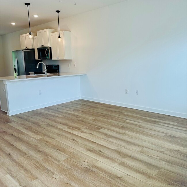 Photo - 5870 Tyndall Pl
