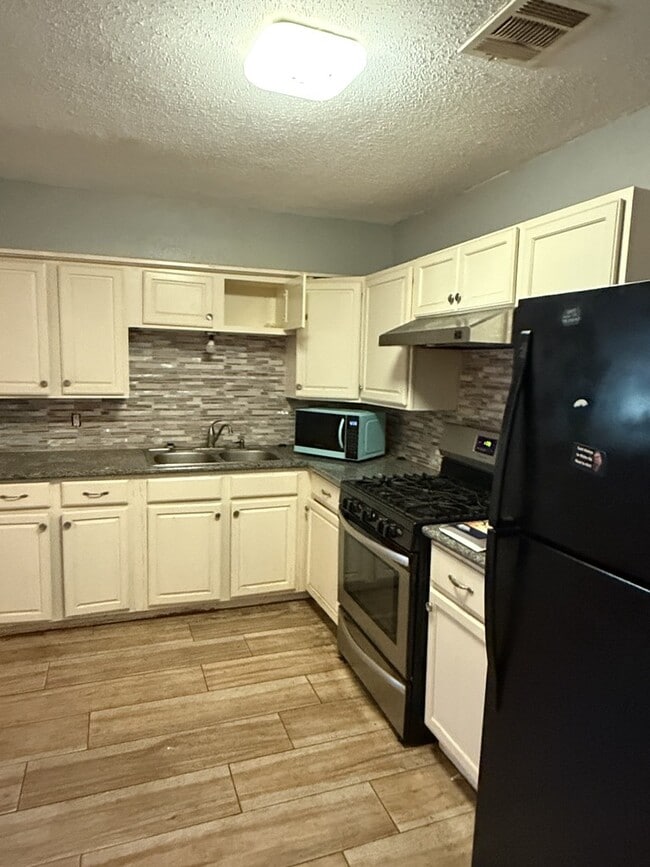 Photo - 5115 Balkin St