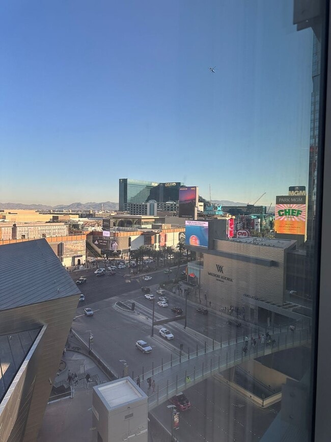 Photo - Furnished High-Rise on The Strip Unidad 603