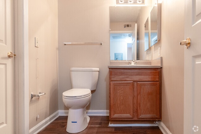 2BR,1.5BA -901SF