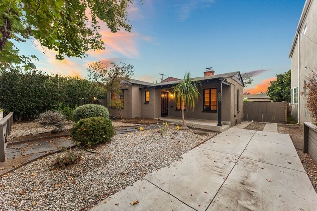 Photo - 3781 Greenwood Ave