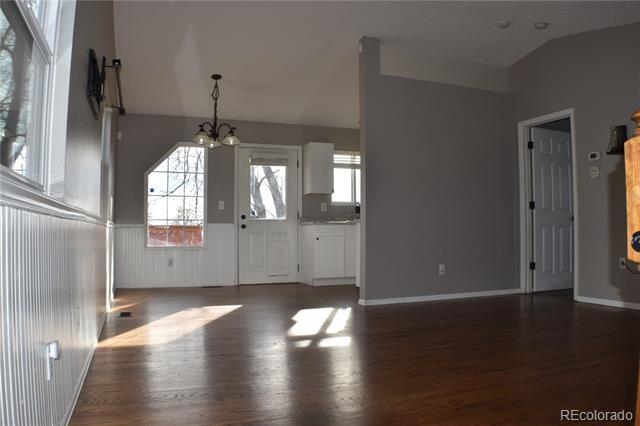 Photo - 4758 Cassidy St