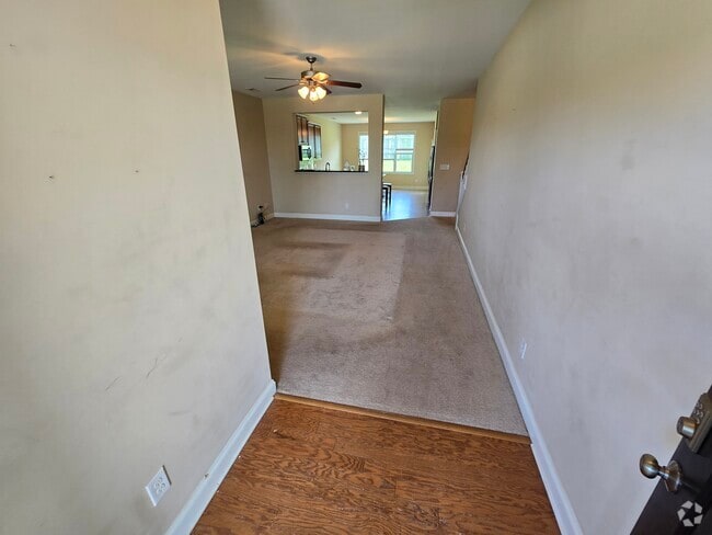 Building Photo - 47 Kentucky Derby Ln Rental