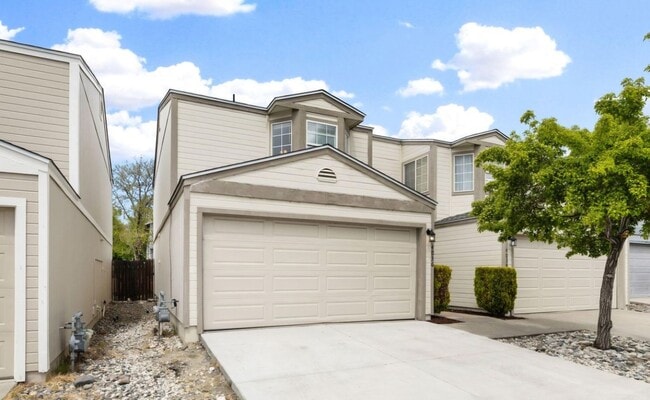 Building Photo - 4036 Village Dr