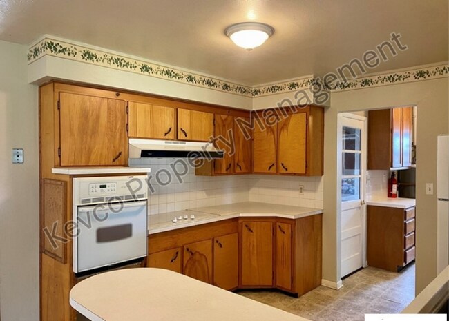 Photo - Awesome Four Bedroom Home by CSU Campus!