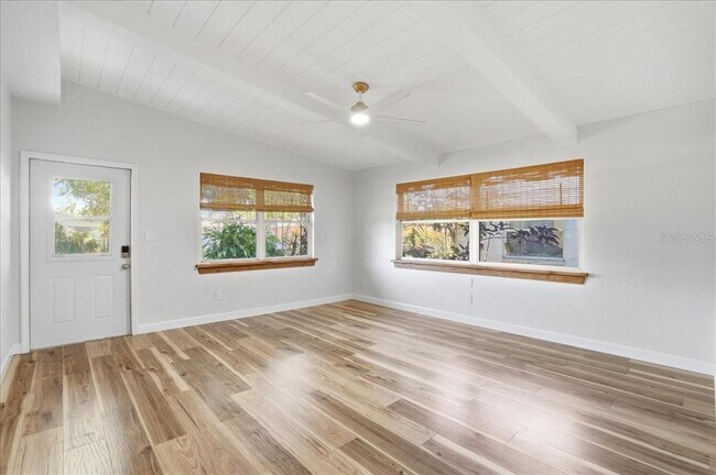 Photo - 1807 53rd St S