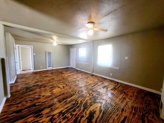 Photo - 1513 Sycamore St