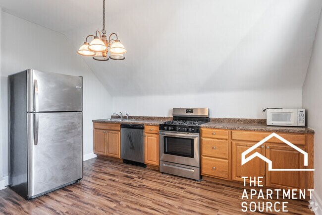 Building Photo - 2853 W Dickens Ave Unit 2 Rental