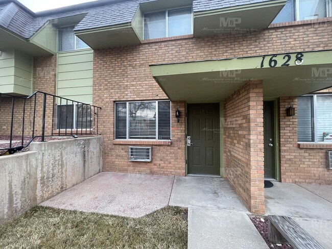 Photo - 1628 Azalea Dr