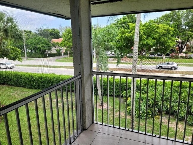 Building Photo - 3000 Riverside Dr Rental