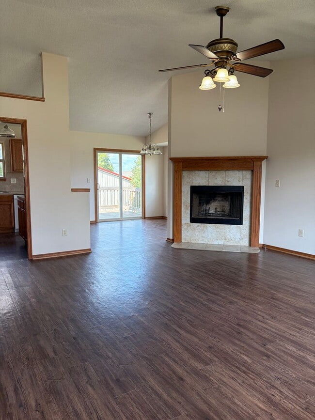 11818 W Wilkinson Ct