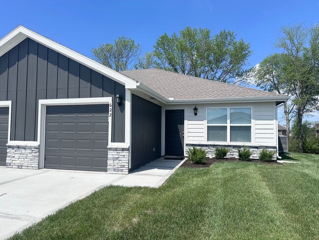 Building Photo - 620-622 Fall Meadow Unit 622 Fall Meadow