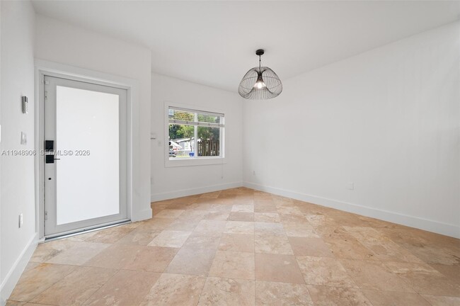 Photo - 2922 Virginia St