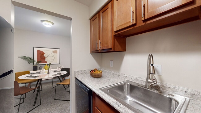 Photo - 611 Regency Way