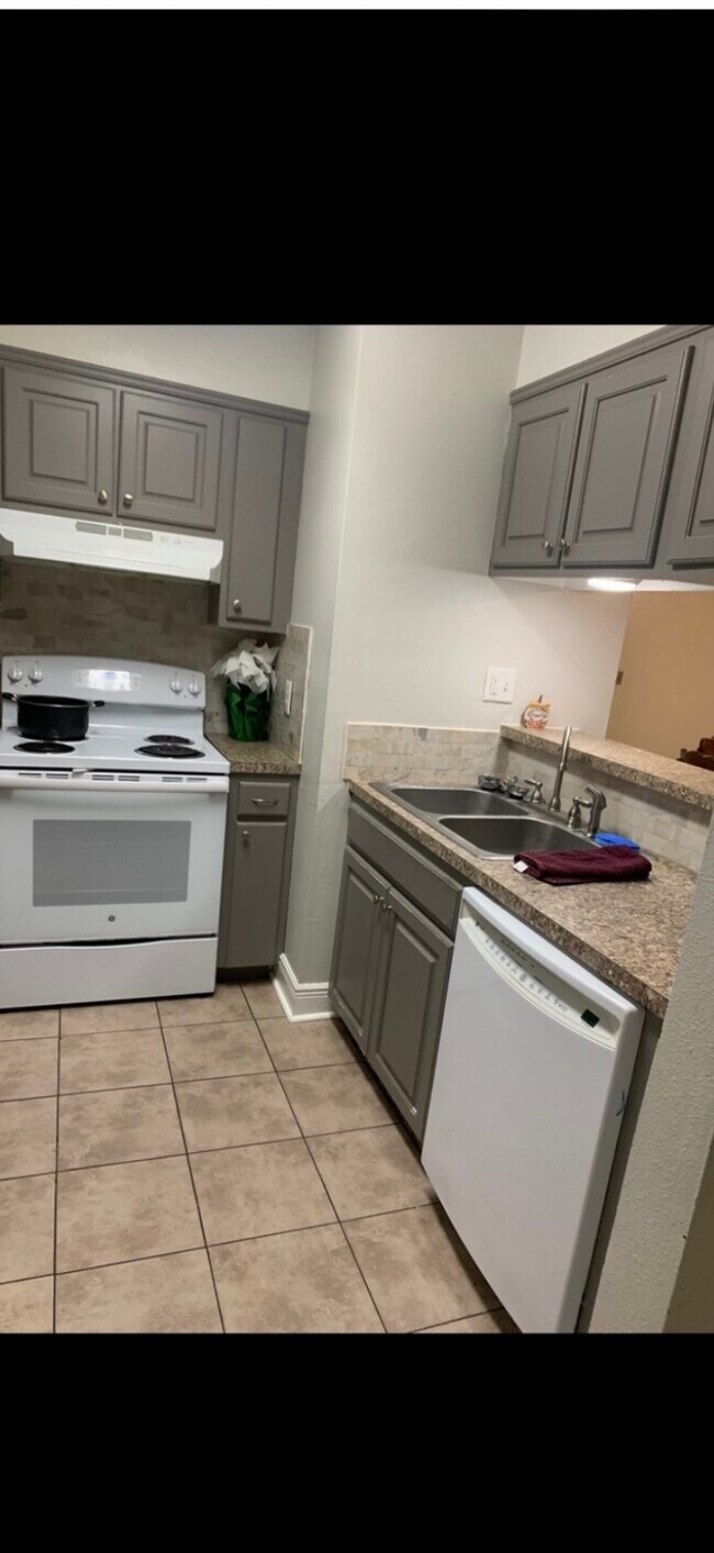 Photo - 14732 Hooper Rd