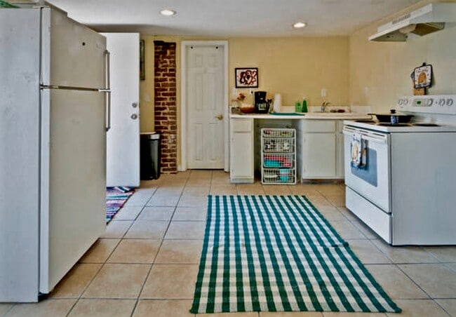 108 Sherwood Ave Unit Convenient and Secluded