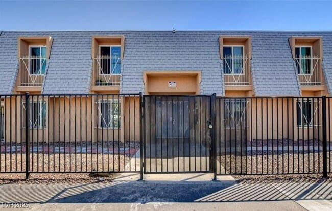 Building Photo - 3520 Cambridge St Unit 1 Rental