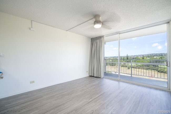 Photo - $2,395 / 1br - 514ft2 - The Highlander, 1bdrm, Incls Utilities, Avail April 1st (Aiea)