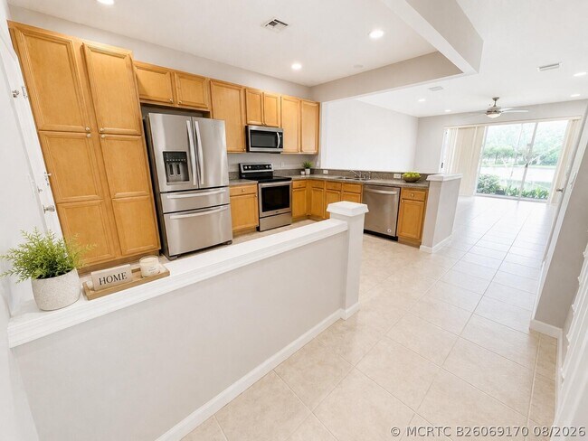 Photo - 1083 Woodfield Rd