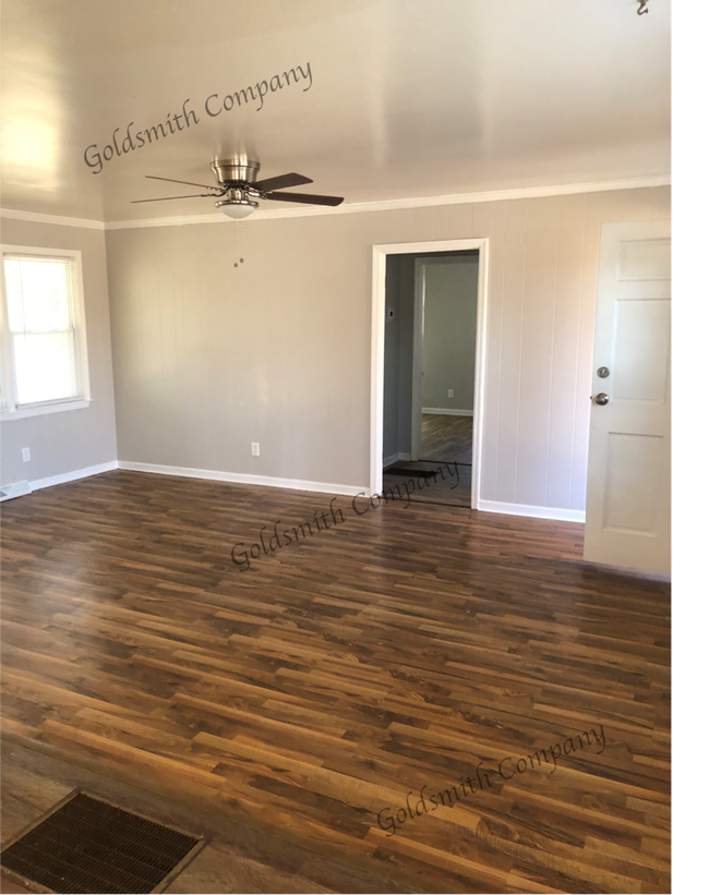 Photo - "Charming 3-Bedroom Retreat in Simpsonville with Spacious 1300 sqft Layout
