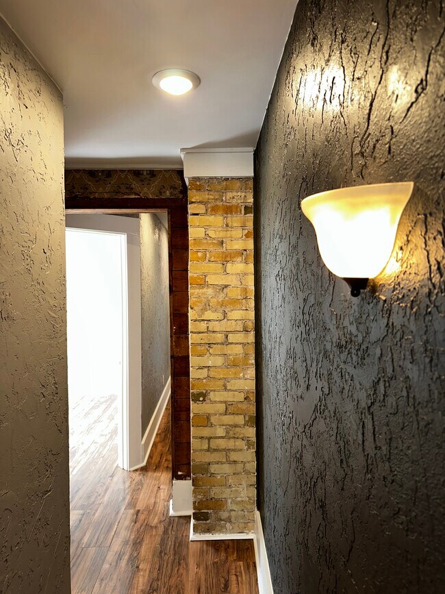 Photo - 2511 N Flores St Unit 2