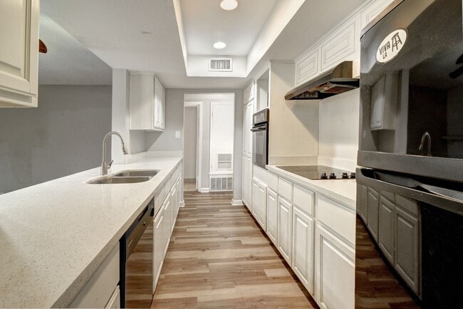 Photo - 5 Bed/3 Bath With Pool Backing the 60