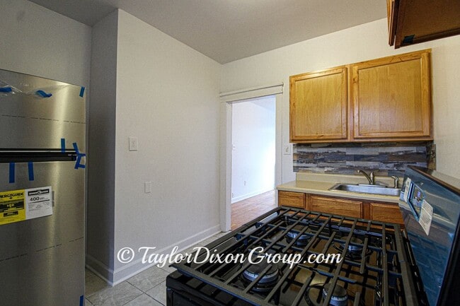 Photo - 506 E 70th St Unit 1