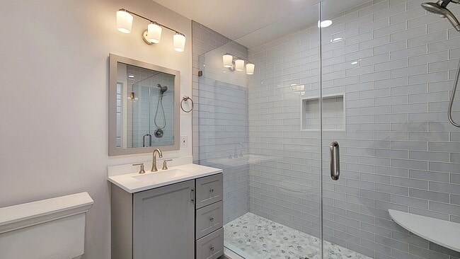 Photo - 1712 Mount Vernon Ave Unit D