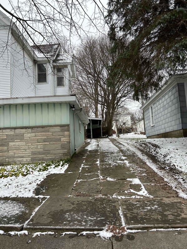 Photo - 201 E 5th St