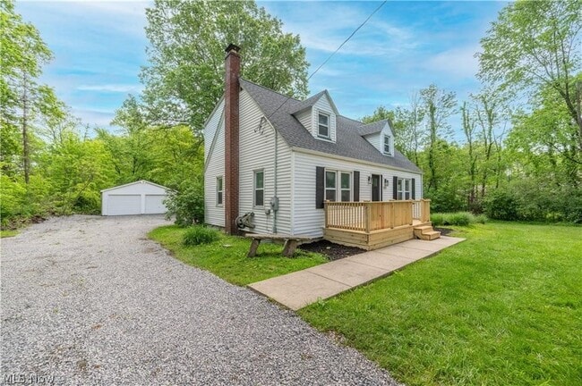 Photo - 6665 Clingan Rd