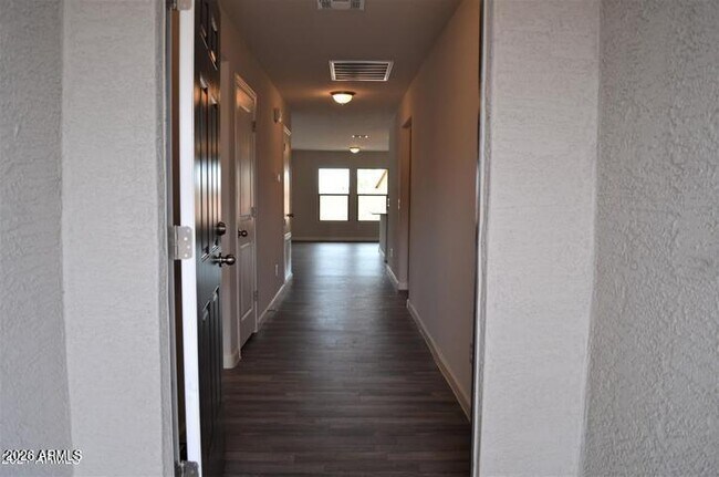 2367 Oakmont Ln