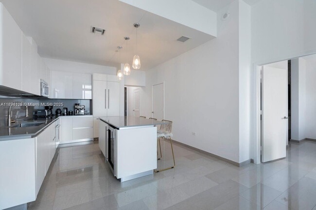Photo - 88 SW 7th St