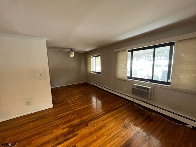 Photo - 401 Highway22B40U6 Unidad F