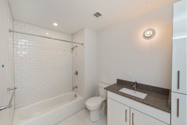 Photo - 457 E 1st St