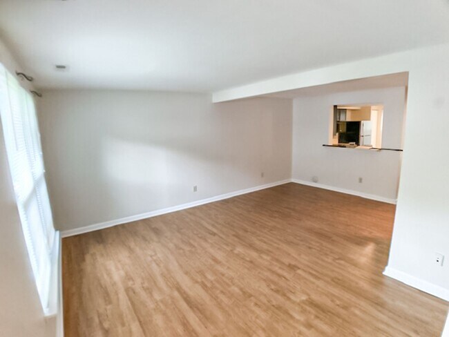 Photo - STERLNGWRTH4210 Unit 1