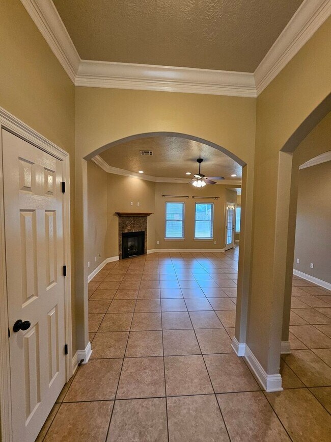 Photo - 516 Woodland Pkwy