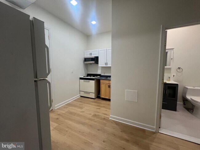 Photo - 1324 H St NE Unit 2