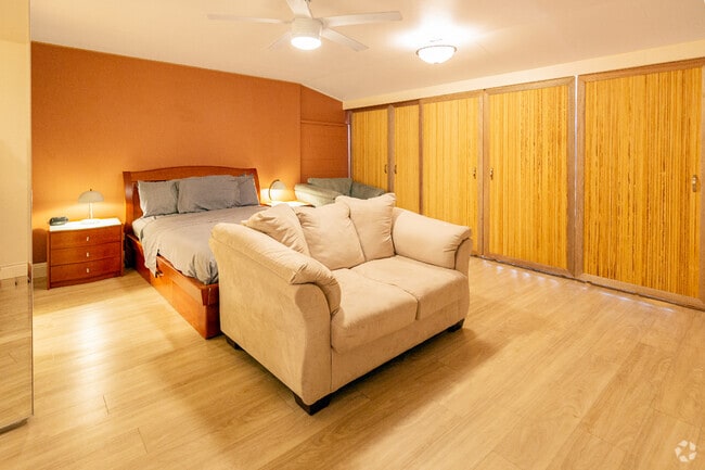Building Photo - 1560 Kanunu St Rental