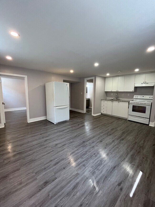 Photo - 95 Leaside Dr