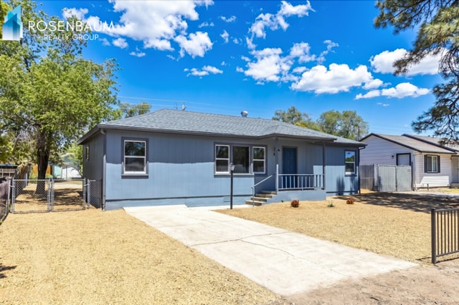 Building Photo - 844 Flora St